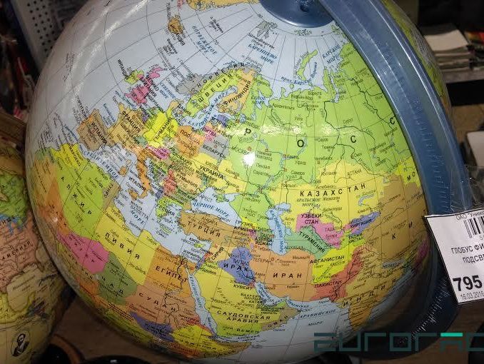 В Беларуси продают глобусы с "российским" Крымом 
