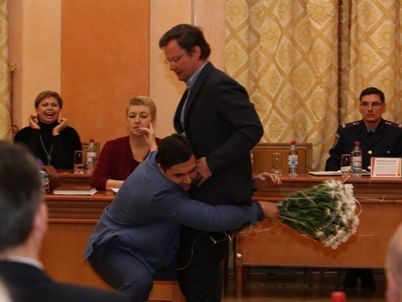 Одесский депутат Палпатин заявил, что Боровик сам попросил вынести его из зала горсовета "для усиления драматического эффекта"