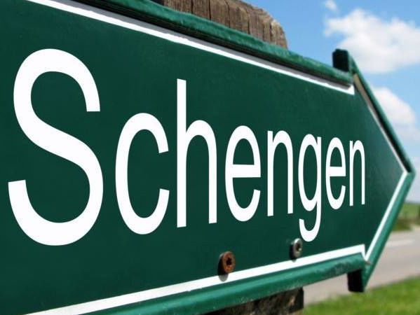 МИД: Большой процент отказов украинцам в предоставлении шенгенских виз связан с ситуацией на Донбассе