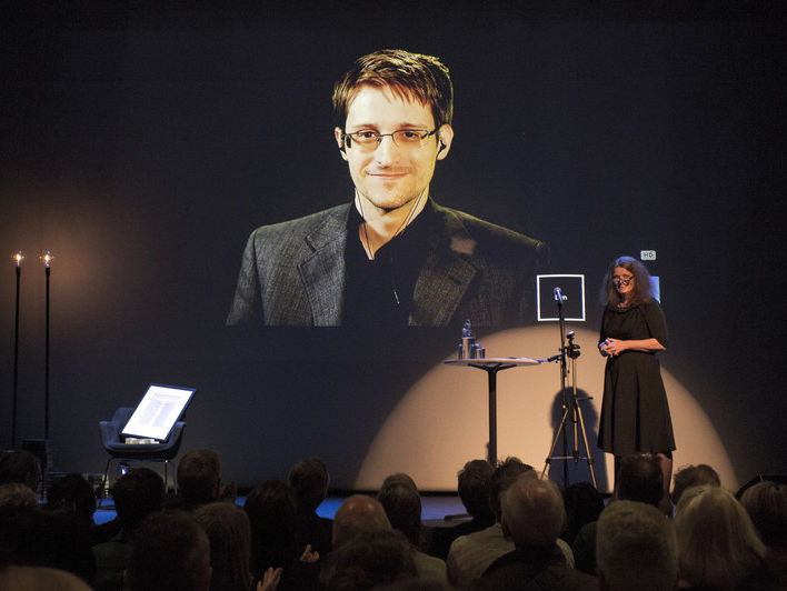 Сноуден о расследовании по офшорам: Тот момент, когда журналистика такая горячая, что плавит серверы