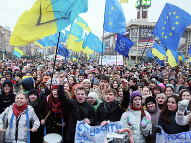 Евросоюз: Протесты в Украине не были мирными, но власть превысила силу 