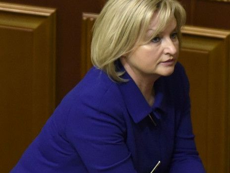 Ирина Луценко заявила, что ее супруг не может возглавить ГПУ из-за отсутствия юридического образования