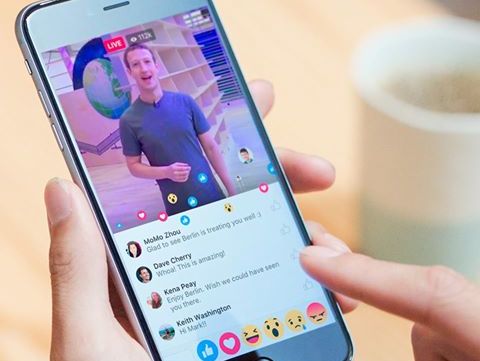 Facebook запускает функцию прямой видеотрансляции 