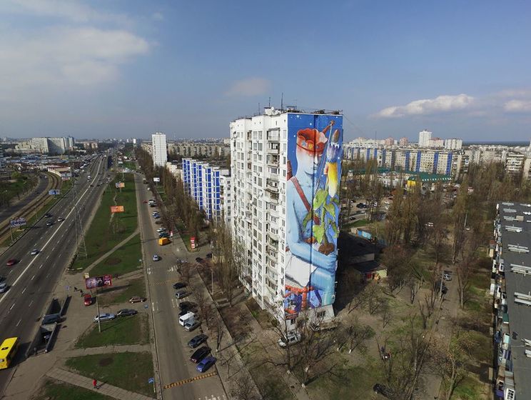 Испанский художник создал в Киеве мурал, чтобы привлечь внимание к проблеме войны