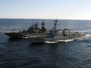За сутки в Крыму разгрузились пять российских военных кораблей