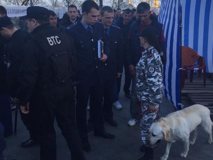 Экс-нардеп Фирсов: Кто-то позвонил и сообщил о бомбе в одной из палаток акции "За Одессу без Труханова"