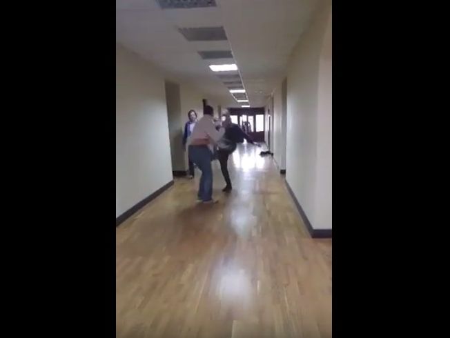 Свободовца Мирошниченко облили фекалиями в Киевсовете. Видео