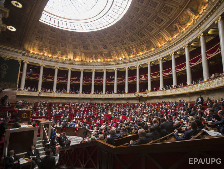 Депутаты нижней палаты парламента Франции предложили правительству снять санкции с РФ