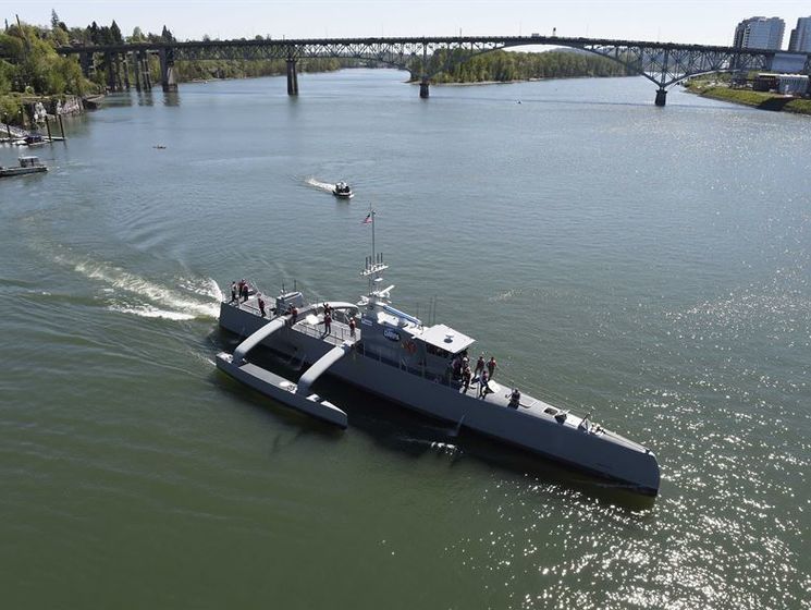 В США стартовали испытания крупнейшего в мире беспилотного корабля "Морской охотник"