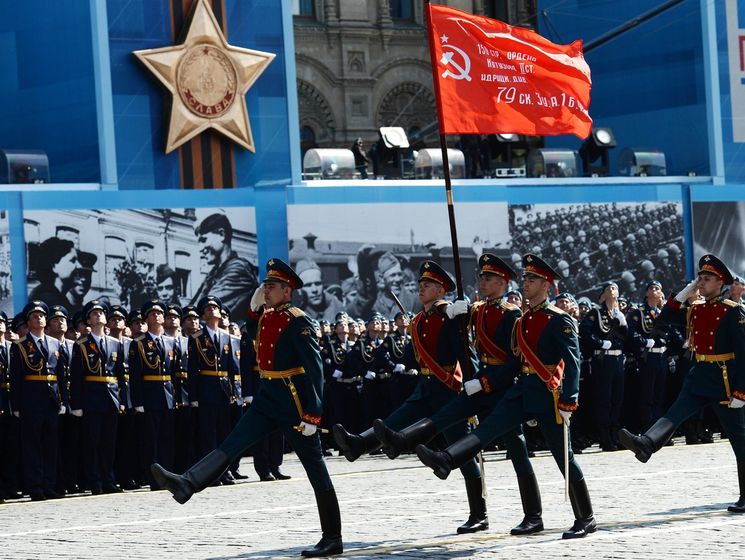 Оппозиционный блок обещает законодательно вернуть право использовать "Знамя Победы" в Украине
