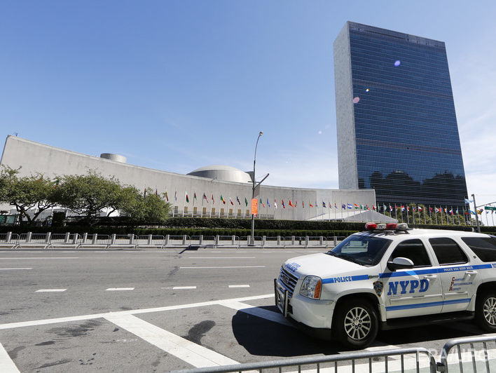 Неизвестный проник в штаб-квартиру ООН в Нью-Йорке и скрылся от полиции вплавь
