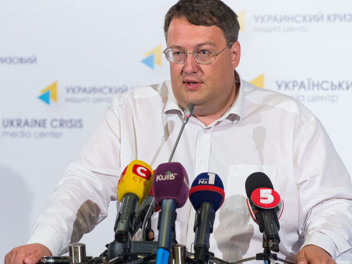 Антон Геращенко: Чтобы изменить закон для назначения Луценко генпрокурором, президенту надо еще 30-40 голосов