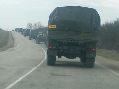 В Крыму была замечена колонна неизвестных военных машин с российскими номерами
