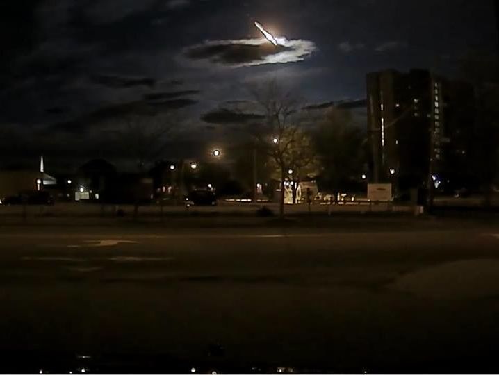 В США полицейская камера зафиксировала падение метеорита