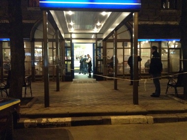 Неизвестный в центре Харькова расстрелял кафе из автомата