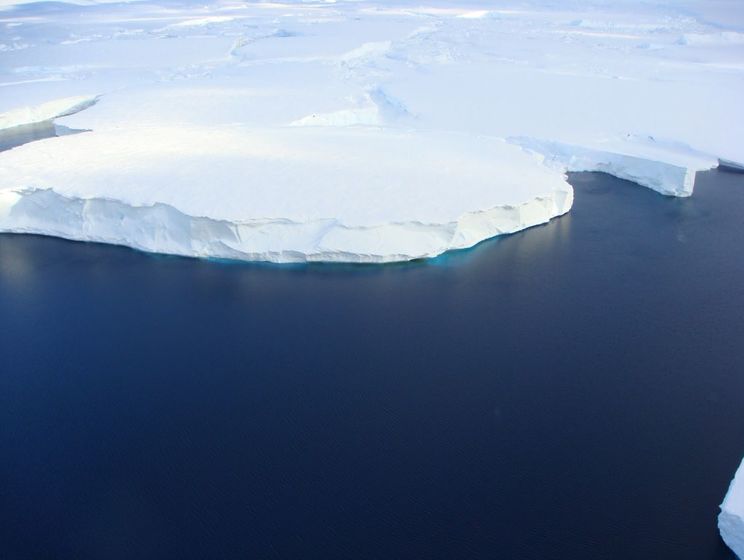 Ученые: Таяние ледника Тоттен в Антарктиде приведет к повышению уровня океана почти на три метра