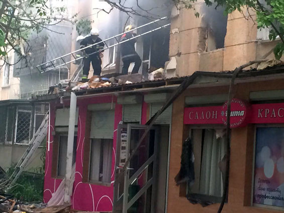 В Одессе в жилом доме прогремел взрыв: один человек погиб, трое ранены