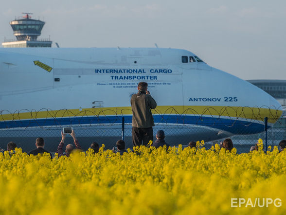 Самый большой в мире самолет "Мрія" вернулся в Украину. Видео