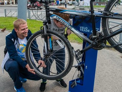 В Харькове открыли бесплатную мини-СТО для велосипедов