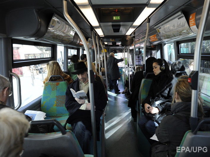 Во Франции автобус с чешскими туристами попал под пулеметный огонь