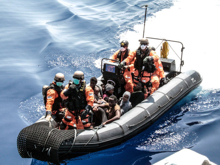 В Средиземном море за два дня спасли более трех тысяч мигрантов