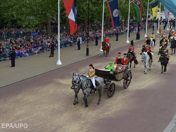 В Лондоне прошел военный парад в честь 90-летия Елизаветы II