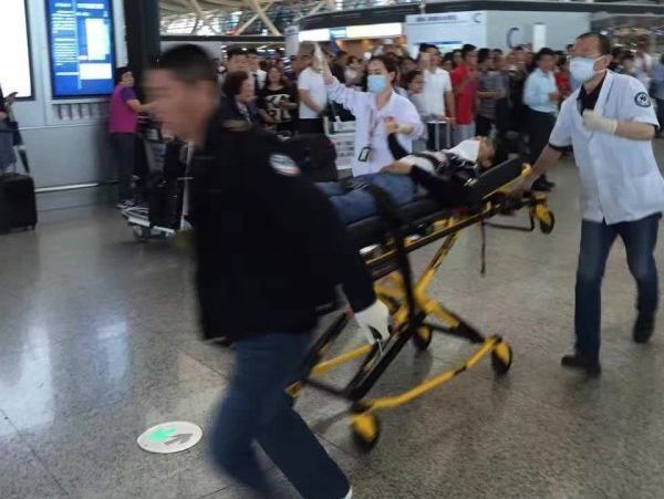 В международном аэропорту Шанхая произошел взрыв, есть пострадавшие