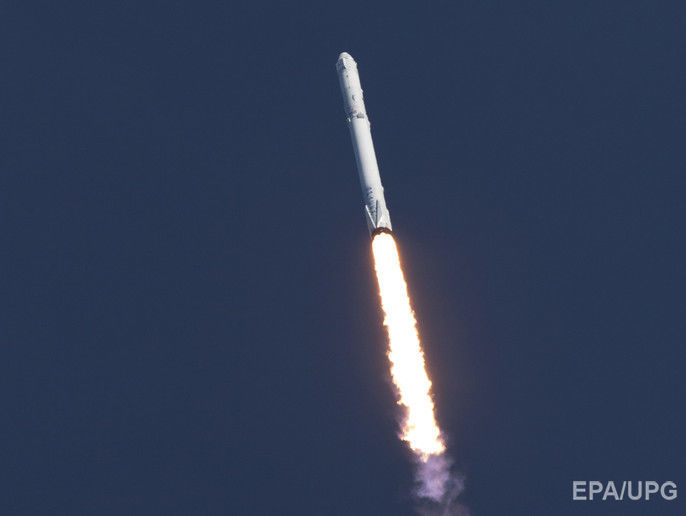 Ракета Falcon 9 неудачно приземлилась на морскую платформу