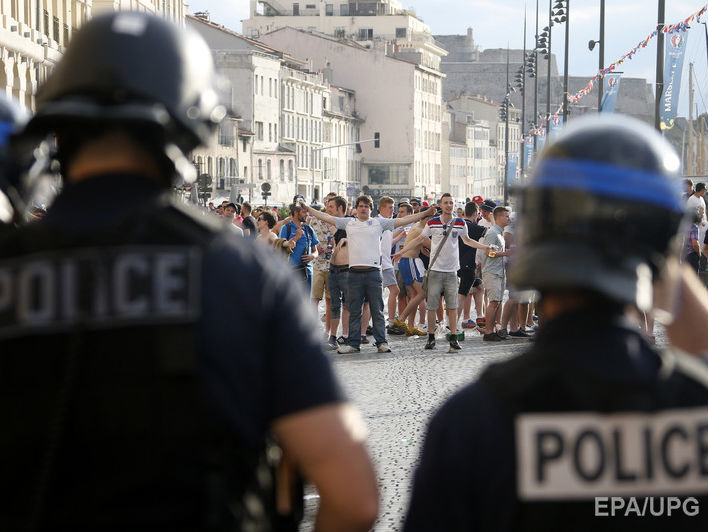 Пархоменко: Французские полицейские прицельно отправили на нары трех руководителей российских околофутбольных "фирм"