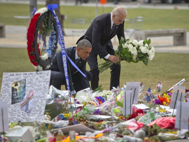 Обама прилетел в Орландо для встречи с родственниками погибших в гей-клубе