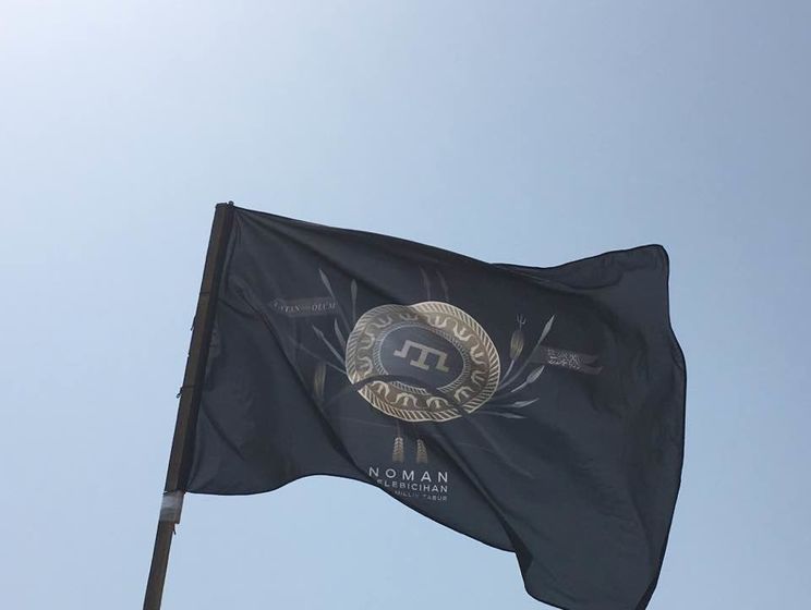 Добровольческий крымскотатарский батальон впервые поднял свой флаг