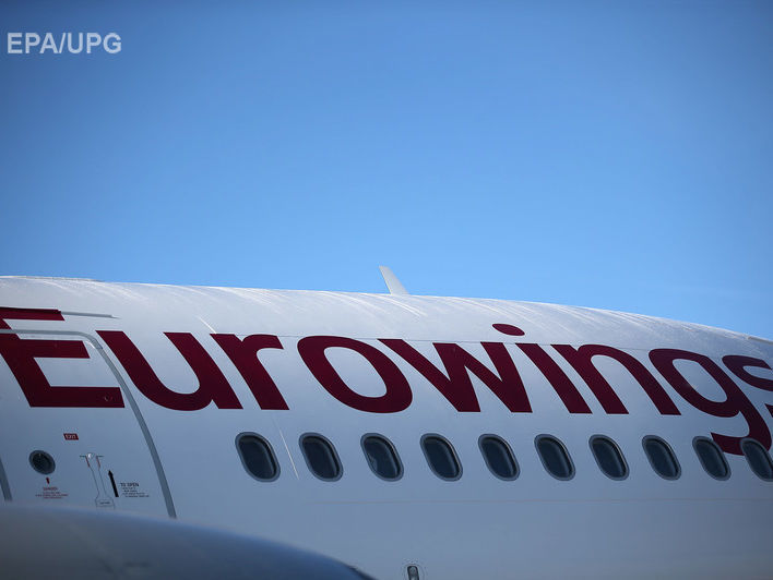 В Германии самолет Eurowings улетел, оставив на взлетной полосе более 70-ти пассажиров