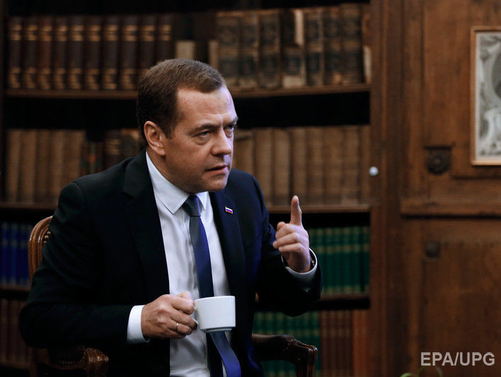 Медведев считает, что Россия "исчерпала лимит революций"