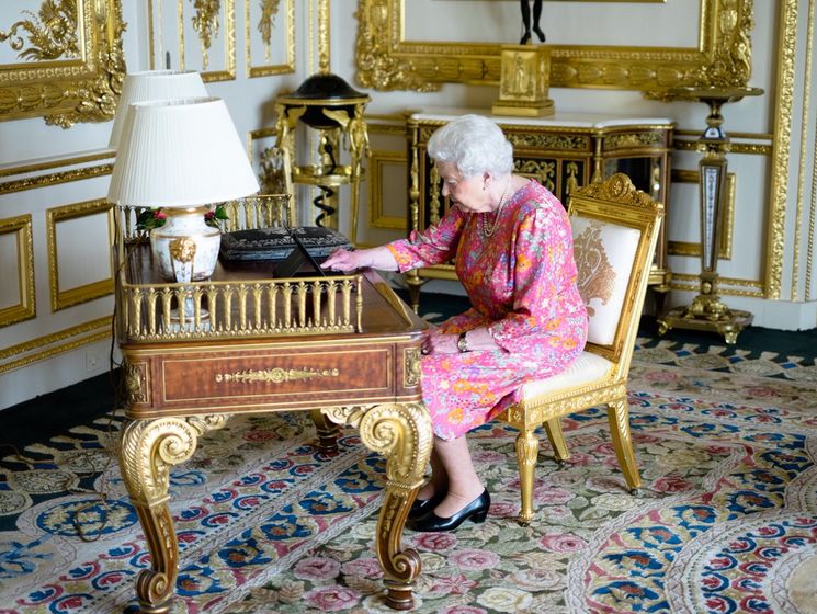 Королева Елизавета II в Twitter поблагодарила за поздравления с юбилеем