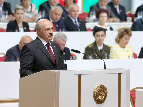 Лукашенко назвал ключевой задачей Беларуси нормализацию отношений с Евросоюзом и заключение с ним базового соглашения
