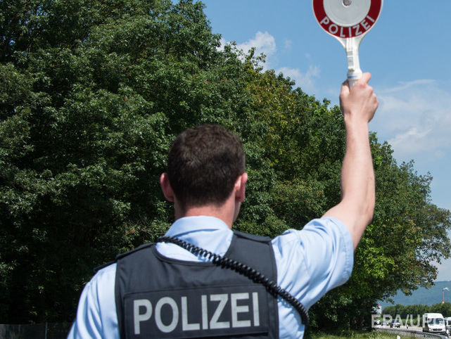 В Германии неизвестный открыл стрельбу в кинотеатре и забаррикадировался