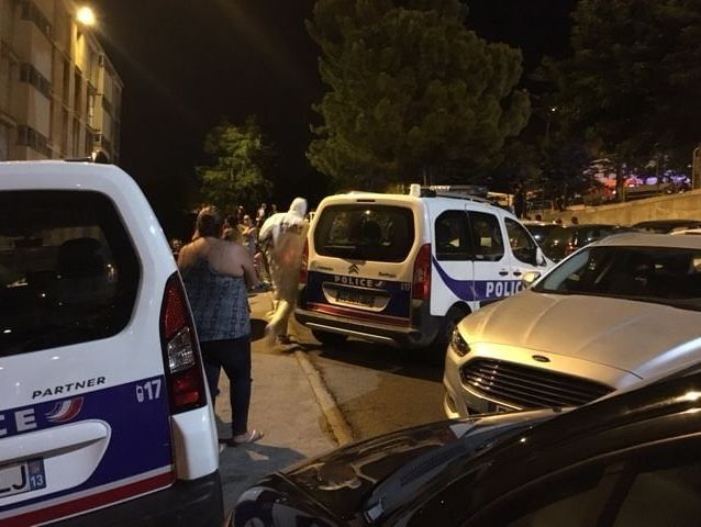 В Марселе в результате стрельбы убиты двое мужчин и ранен подросток