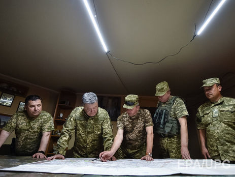 Порошенко заявил, что демобилизованных военных заменят контрактники
