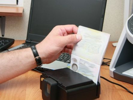 В Борисполе пограничники задержали россиянина с поддельным таджикским паспортом