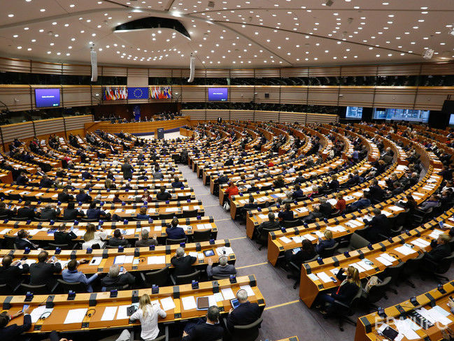 Европарламент принял резолюцию с призывом к Британии запустить процедуру Brexit