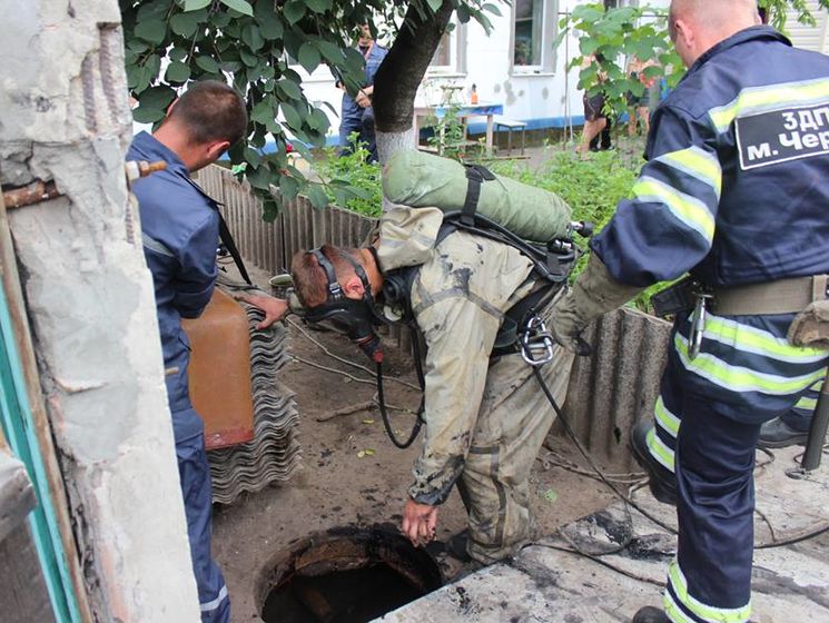 В Черкассах три человека погибли при попытке почистить выгребную яму