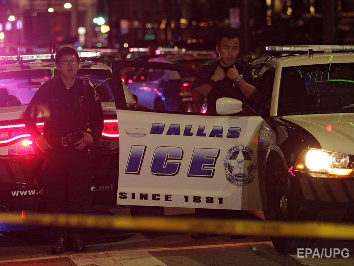 Одного из подозреваемых в расстреле людей в Далласе подорвал полицейский робот 