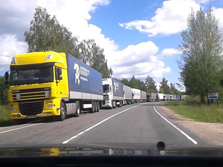 Минэкономики Украины: На российской границе задерживают около 70 фур и 30 вагонов с украинскими товарами