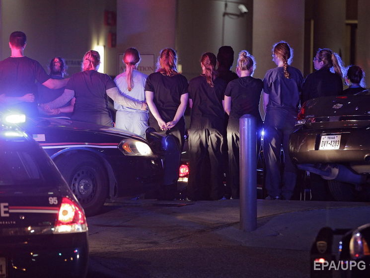 Полиция: Стрелок из Далласа хотел убивать белых