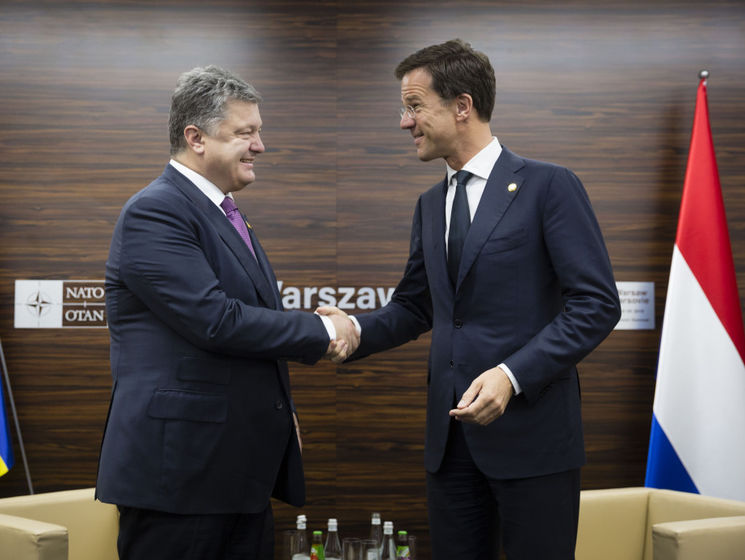 Порошенко призвал Нидерланды принять "ответственное решение" о Соглашении об ассоциации ЕС &ndash; Украина