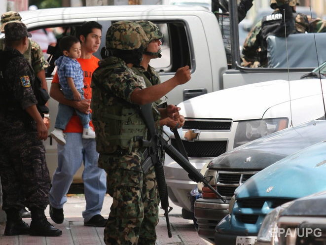 В Мексике серийные убийцы расстреляли 15 человек