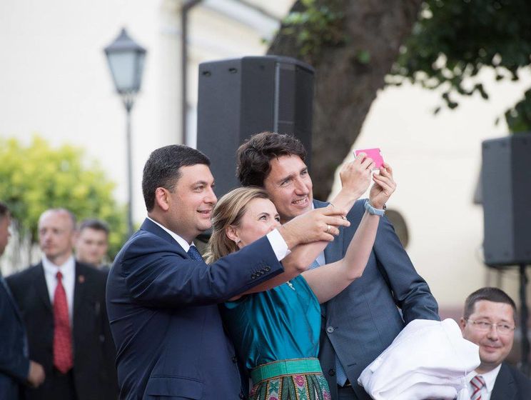 Трюдо стал звездой Facebook: украинские политики похвастались селфи с канадским премьером