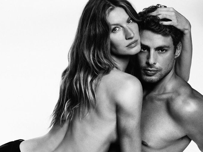 Бундхен топлес снялась в рекламе Givenchy Jeans. Видео