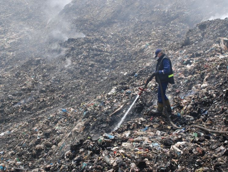 Под Киевом возник пожар на трипольской мусорной свалке 