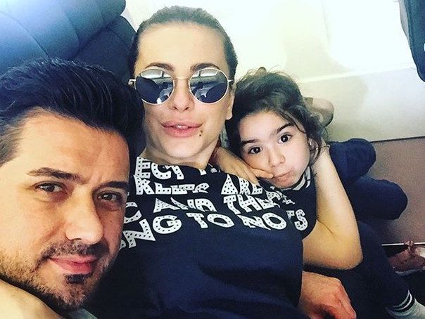Ани Лорак с мужем и дочерью отдыхает в Турции